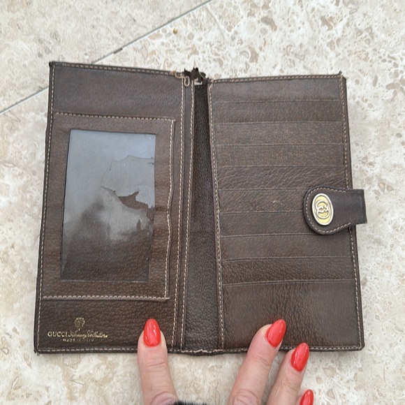 Gucci Long Wallet horrible condition, could be used for parts, or actual wallet - Picture 3 of 13